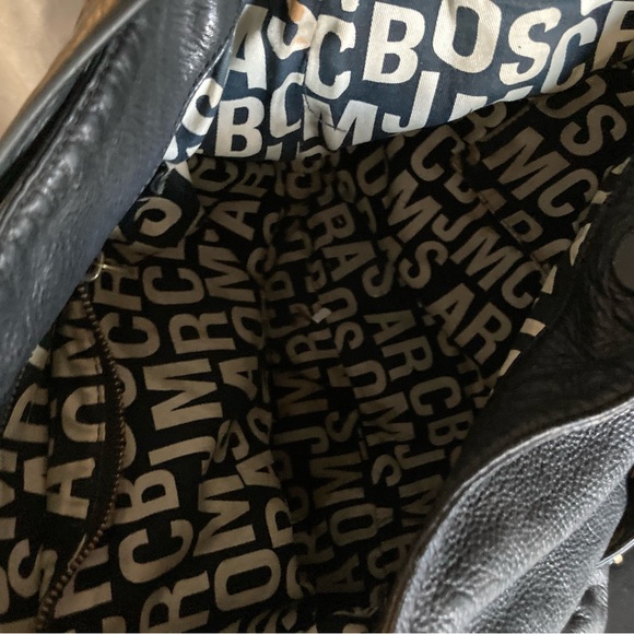 MARC by Marc Jacobs Embossed Leather Hobo - Picture 4 of 10